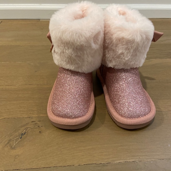 Never worn Joe Fresh Kids Pink Sparkle Furry Boots - Picture 6 of 7